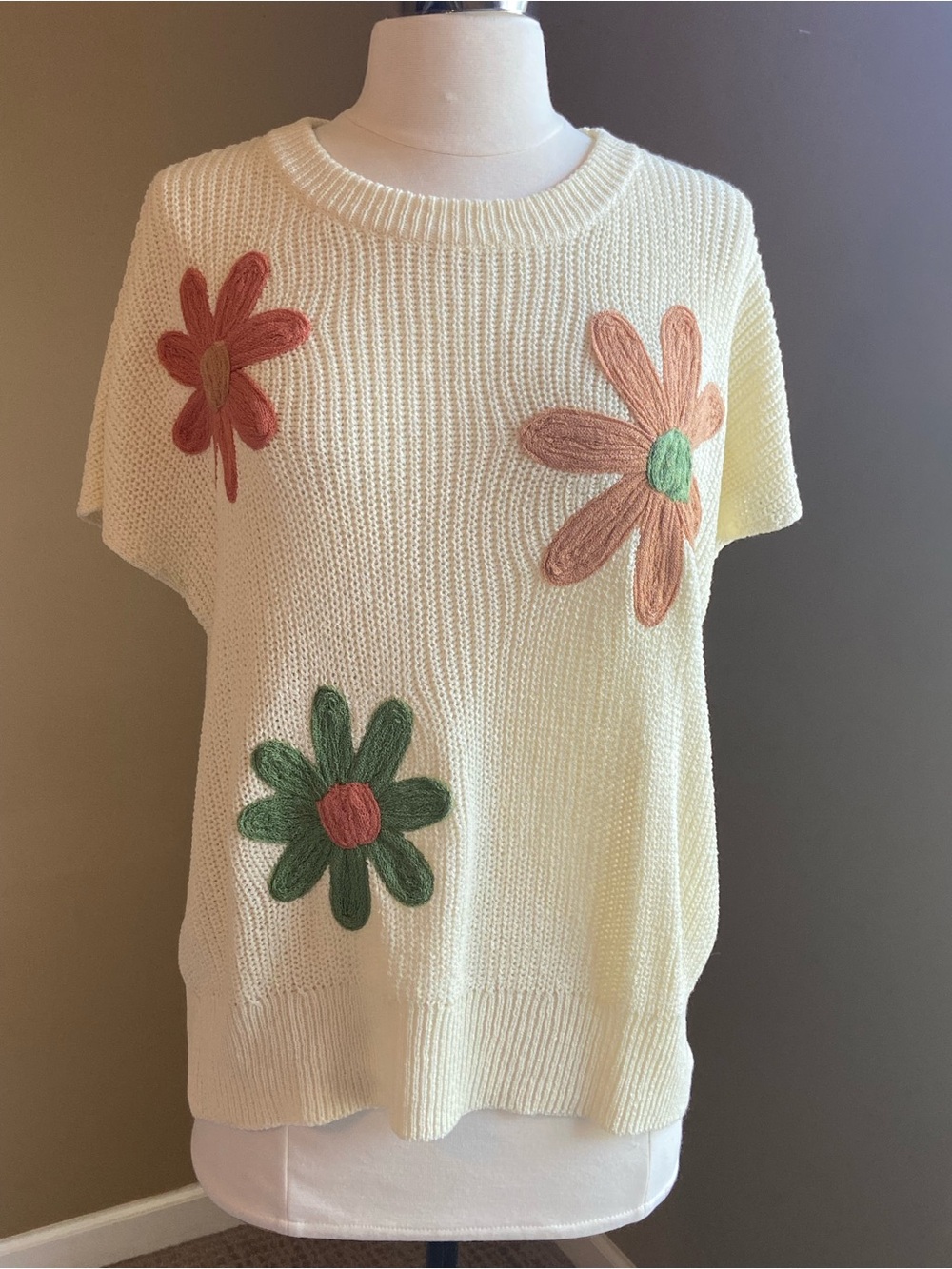Anniewear Short-Sleeve Knit Sweater  Appliqué Flowers Small Novelty‎ Hippie Boho